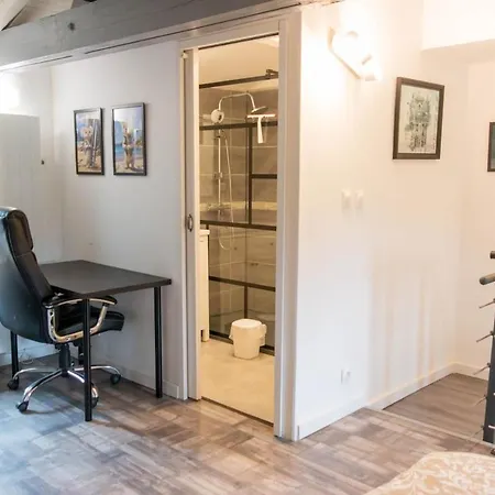 Proche Zenith Et Clinique *