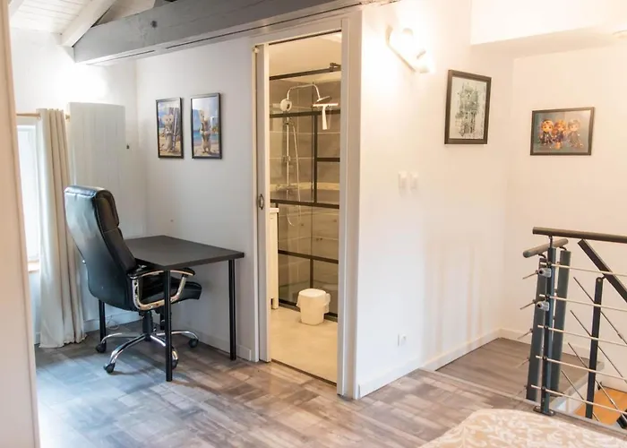 Proche Zenith Et Clinique *